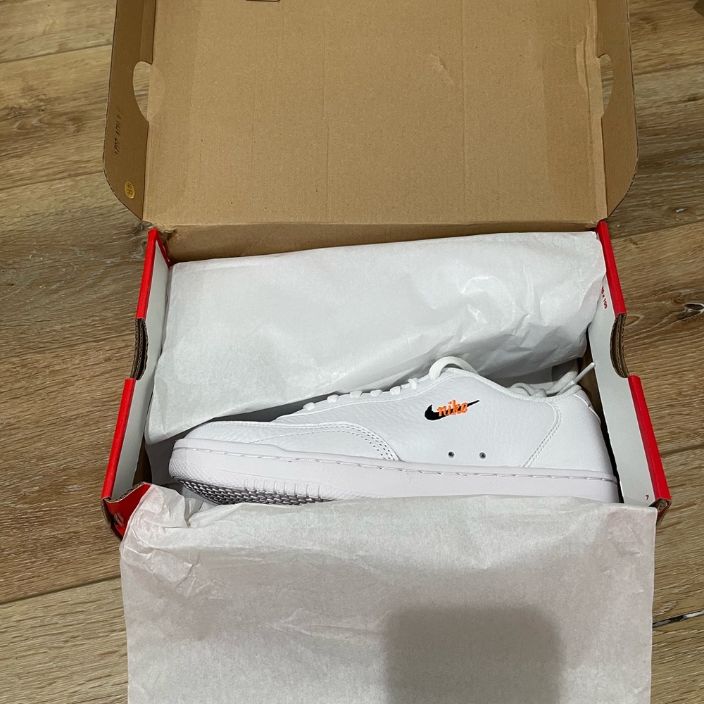 Nike Court Vintage Premium leather sneakers in white size 8